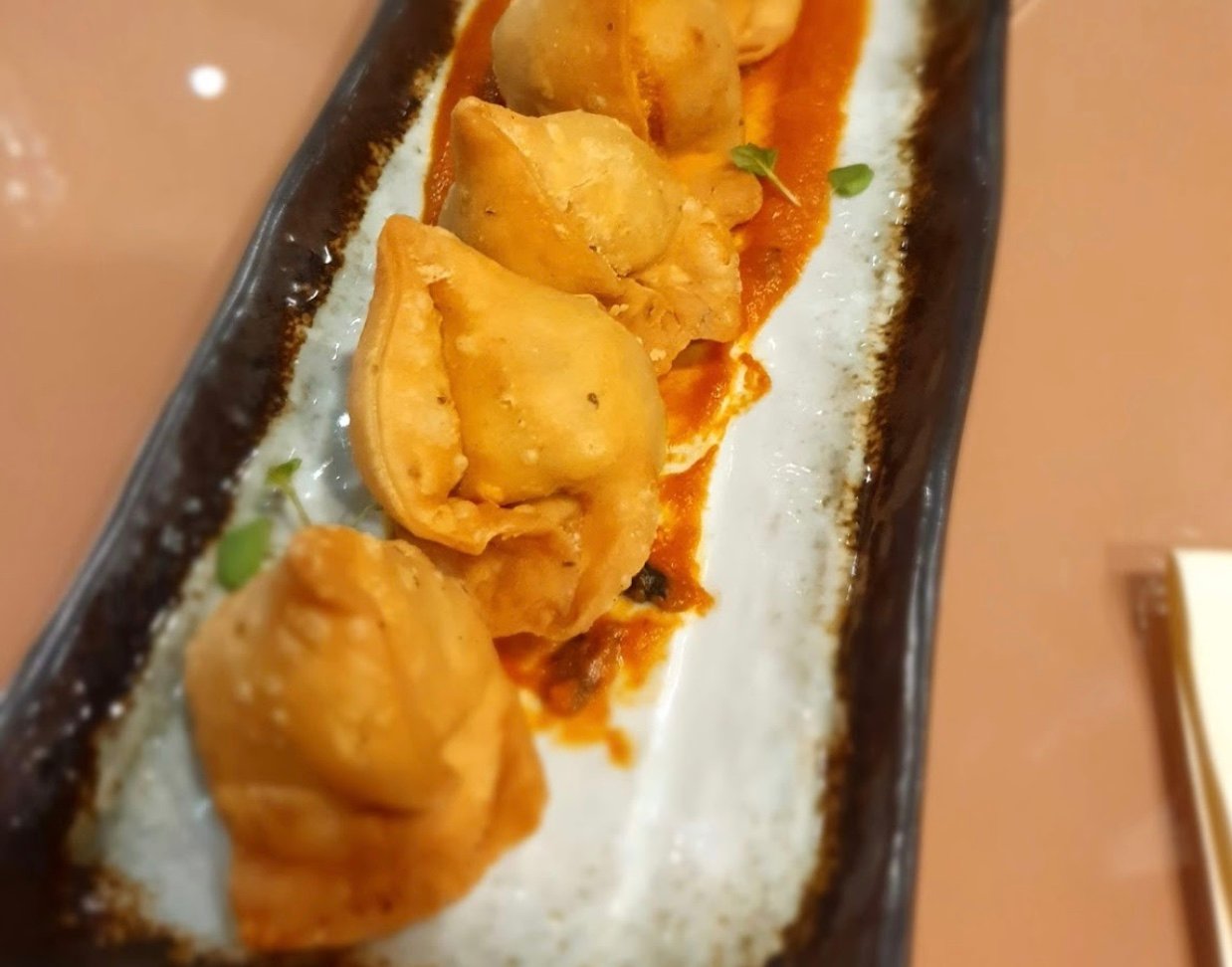 Dalchini Restaurant Samosa